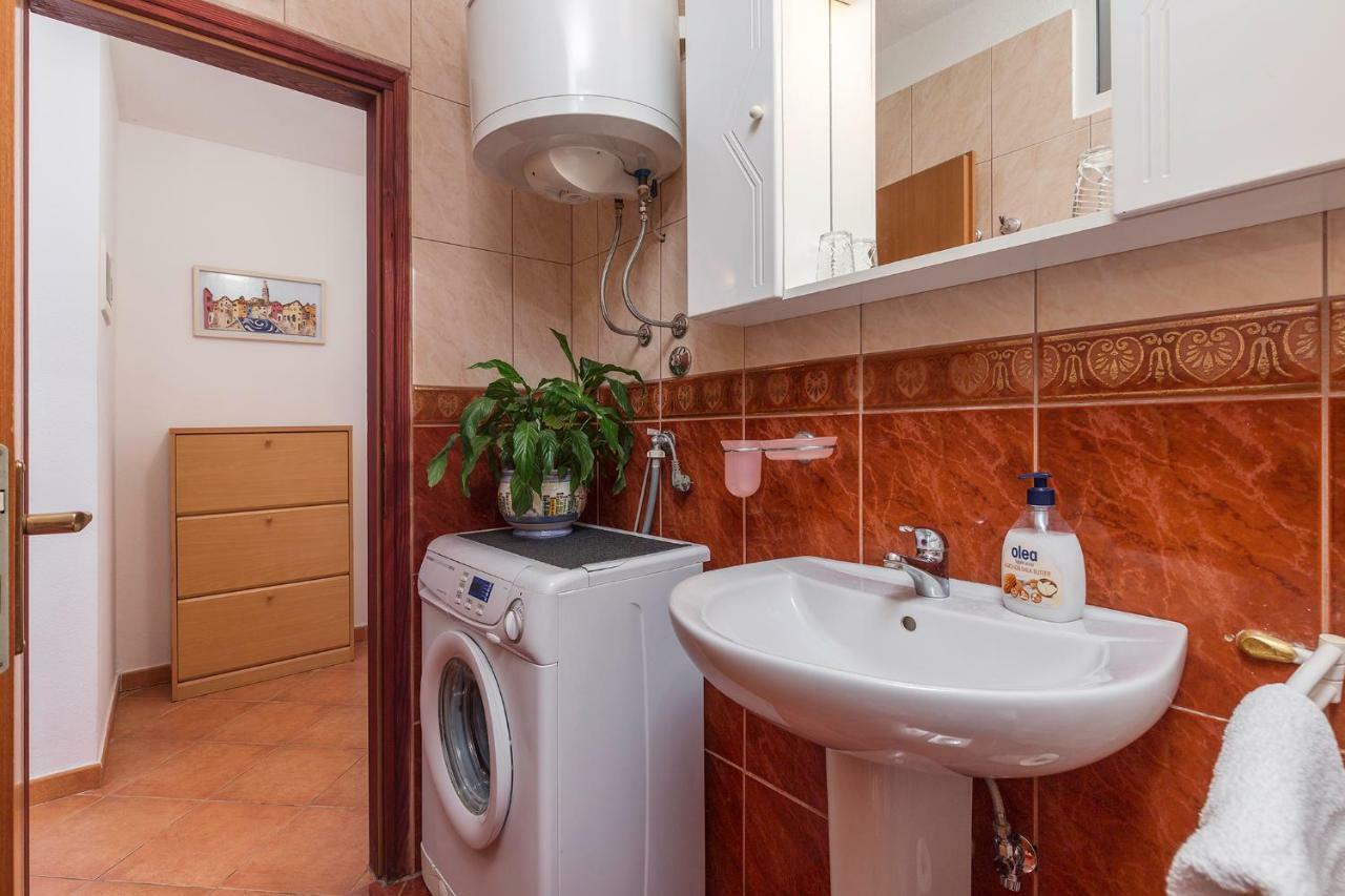 Apartment Sara Ровинь Экстерьер фото